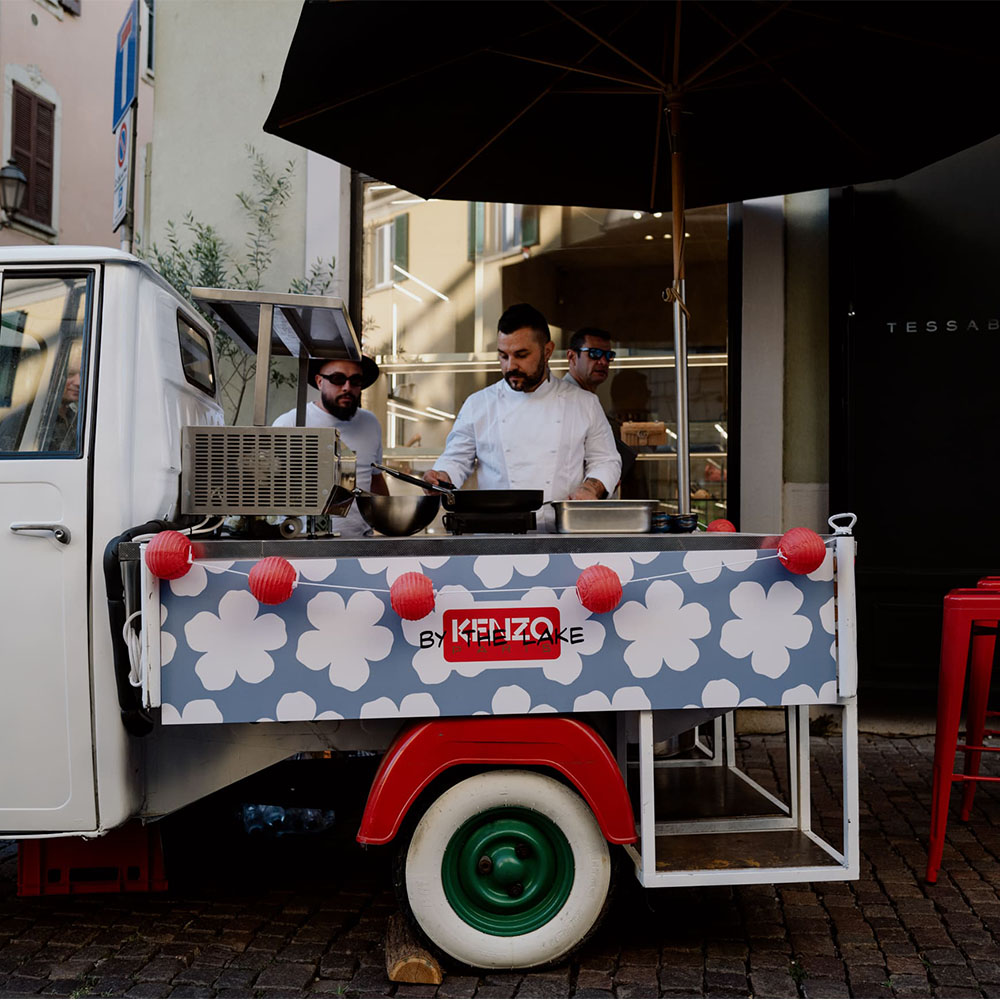 Food truck allestito a tema Kenzo