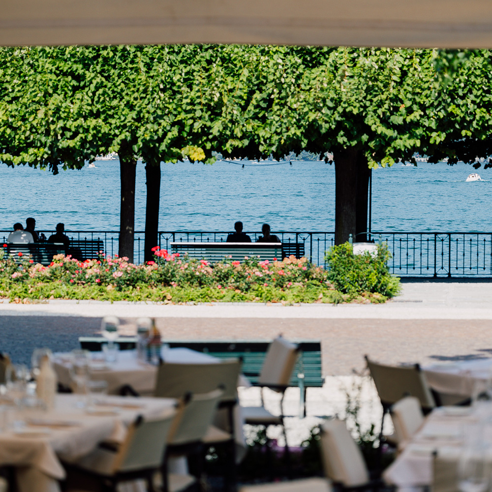Tavoli di Onda in Riva a Cernobbio